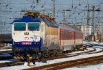 362 002 in Bratislava hl.st. vor R 604 aus Cierna nad Tisou. Leider fuhren am 09.02.2009 alle Loks mit gesenktem Stromabnehmer in Bratislava ein.