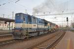 740 870-1 BRKS (+ 740 672-1 u. 742 627-3 LTS) mit einem Gterzug bei Durchfahrt in Bratislava hl. st./Preburg Hbf.; 11.11.2012