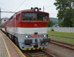 754 056-0 vor Abfahrt mit Regionalzug Os 7336 Zvolen os.