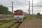 754 014-9 mit Regionalzug Os 7313 Banská Bystrica/Neusohl (08:18) – Zvolen os. st./Altsohl Persbf. (08.50) fährt in den Zielbahnhof ein; 24.07.2016