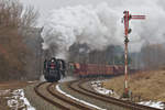 Noch ein Foto des mit der 556 036 bespannten Foto-Güterzugs auf tschechischem Gebiet - hier die Ausfahrt aus Nemotice.