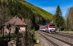 754 073 mit dem R 935 (Zilina - Banska Bystrica) im Bahnhof Čremo�n� 4.5.26
