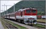757 005-4  Petka Horehronka  bespannt den D820  Horehronec  nach Zvolen.