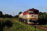 751.047mit den Pn 68720 Nováky - Bratislava-východ beim einfahrt Signal in Oslany, 24.07.2019