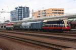 CZ-PUS 92 54 2 721 141-0, historisch angeschrieben als CSD T458 1141, am 16.Juni 2018 mit dem Feuerlöschzug im Bahnhof Bratislava Petrzalka. Am Zugschluß läuft die SK-ZSSKC 753 109-8 mit.