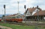 Am 25.06.2001 fhrt eine dreiteilige Schienenbus Einheit um 11.00 Uhr   aus Prievidza ab.