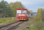 812 001-6 als Regionalzug Os 6243 Lučenec/Lizenz (11:22) – Fiľakovo – Jesensk – Rimavsk Sobota/Grosteffelsdorf (13:03/13:20) – Tisovec/Theiholz (14:20) gerade