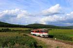 813.026 mit den Ausflugszug Zr 1641 Muráň - Košice unterwegs zwischen Hucín - Gemerská Hôrka, 06.09.2020