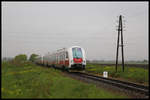 Nahe Branc ist hier der moderne 861032-5 als Zug 4829 um 17.12 Uhr von Nitra nach Surany unterwegs.