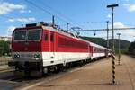 Am 23 Juni 2022 steht ZSSK 163 108 in Kysak mit ein Regionalzug nach Poprad-Tatry.