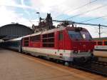 ZSSK 350 002-2 als EC 171 Hungaria richtung Budapest-Keleti im Hauptbahnhof Prag am 8. 11. 2013.