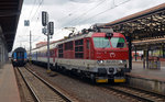 350 011 hat mit dem EC 128 aus Zilina am 15.06.16 den Prager Hbf erreicht und wartet nun auf die Weiterfahrt in die Abstellanlage Praha-Vrsovice.