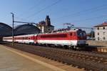 Wegen Geldmangel für neue Lokomotiven wurden in die Tschechei und Slowakei manche 163er und 363er grundlegend modernisiert.