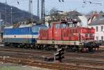 ZSR 210 062 vor ZSR 363 141, fotografiert am 22.03.2009 am Hauptbahnhof in Bratislava.