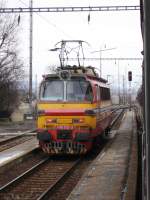 240 112-3 ∙ E-lok in Bahnhof Lok (Kr.