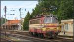 Die slowakische 240 120-6 kommt gerade am Bahnhof von Komarom(H) an und wurde von mir am 31.Juli 2015 bildlich festgehalten.