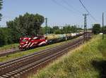 Die 242 274 mit einem Kesselzug am 30.06.2019 unterwegs bei Komárom.