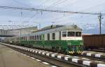 Elektrotriebwagen 460052 in Richtung Kosice steht am 3.5.2003   im Bahnhof Poprad Tatry abfahrbereit.