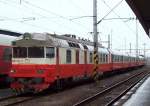 Fnfteiliger Elektrischer Triebzug 560 013-5 / 014-3 der ZSSK, bestehend aus den beiden Motor- und Endwagen 560 014-3 und 560 013-5 und drei Zwischenwagen BR 060 am 22.03.2007 in Bratislava Nova Mest.