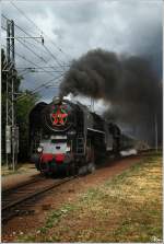 Anlsslich der Kindertage in Vrtky, ziehen die beiden Dampfloks 475 196 + 475 179 den Sonderzug Os 31207 von Vrtky ber Zvolen retour nach Vrtky. 
Sliač-Kpele 1.6.2012