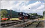 Nicht wirklich mit den Kindertagen in Vrtky hatte eine Sonderfahrt von Bratislava nach Prievidza und wieder retour nach Bratislava am 2.6.2012 zu tun. Bespannt wurde dieser Sonderzug mit dem 498 104 „Albatros“. Die Aufnahme zeigt den Zug bei der Rckfahrt naqch Bratislava in Bystričiany.