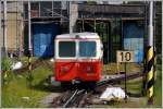 905 951-0 bei der Einfahrt in die Bahnhofhalle von Štrba. (05.06.2014)