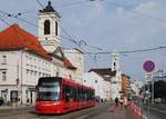 ForCity 29T 7427 der baustellenbedingt bis Chatam Sofer verkürzten Linie 4 am Kamenne nam. (10.10.2020)