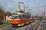 In Bratislava sind am Werktag noch genug Tatras unterwegs, wie, aber immer mehr Skoda sind mittlerweile anzutreffen!    ČKD T3G 7845 + 7846 als Linie 5, Rračianska, 06.11.2015.