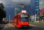 K2S 7133 der Linie 2 auf der Fahrt zum Hauptbahnhof in der Vajnorska ulica kurz vor der Haltestelle Polus City Center. (16.08.2019)