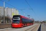 Bratislava: Tw.7518 kurz vor der Endstelle Petrzalka - Juzne Mesto. (19.05.2026)