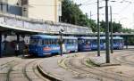 In der Wendeschleife vor dem Hauptbahnhof in Bratislava steht am 27.06.2001  die Tatra Tram 7741 der Linie 1.
