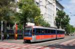 Slowakei / Straenbahn Bratislava: Tatra K2S - Wagen 7121 ...aufgenommen im Mai 2015 an der Haltestelle  Blumentl  in Bratislava.