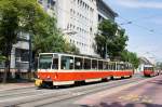 Slowakei / Straßenbahn Bratislava: Tatra T6A5 - Wagen 7921 ...aufgenommen im Mai 2015 an der Haltestelle  Blumentál  in Bratislava.