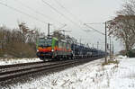 193 808 der Budamar schleppte am 03.12.23 einen Mercedes-Autozug durch Greppin Richtung Dessau.
