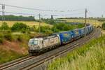 383 215-1 Budamar mit Lkw Walter-KLV in Ovelg�nne, Juni 2023.