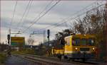 SŽ 911-203 Bahnkran fährt durch Maribor-Tabor Richtung Maribor HBF.