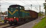 SŽ 643-008 zieht zwei Güterwagons durch Maribor-Tabor Richtung Tezno Verschiebebahnhof. /8.7.2014