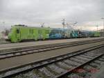 Diese Triebwagengarnitur der Baureihe 713, welche am 9.12.2011 auf dem Bahnhof der slowenischen Hauptstadt Ljubljana auf ihren nchsten Einsatz wartete, wirbt fr die Ortschaften und Sehenswrdigkeiten der Julischen Alpen.