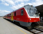 Triebwagen 713 im Hauptbahnhof von Ljubljana, Juni 2016