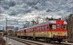 SŽ 814-020 fährt durch Maribor-Tabor Richtung Maribor HBF.