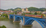 SŽ 813-020 fährt über Draubrücke Richtung Maribor HBF.