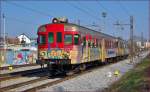 SŽ 814-034 fährt durch Maribor-Tabor Richtung Ormož. /13.3.2014