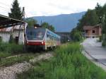 814-123 mit Regionalzug 4298 Nova Gorica-Jessenice bei Spodnje Gorje am 8-8-2010.