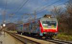 S 814-103 fhrt durch Maribor-Tabor Richtung Maribor Hauptbahnhof. 3.12.2012