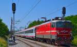 S 342-027 zieht EC158 'Croatia' durch Maribor-Tabor Richtung Wien.