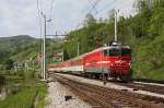 SZ Elektrolok 342001 ist am 28.4.2008 bei Toplice mit einer reinen CD Eurocity  Garnitur unterwegs.
