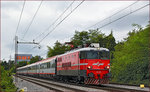 SŽ 342-027 zieht EC158 durch Maribor-Tabor Richtung Wien.