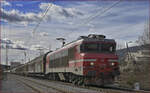 SŽ 363-022 zieht Güterzug durch Maribor-Tabor Richtung Norden. /2.2.2022