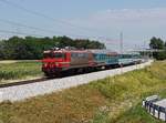 Die 363 023 mit einem EC nach Ljubljana am 08.07.2017 unterwegs bei Ptuj.