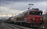 SŽ 363-022 zieht Güterzug durch Maribor-Tabor Richtung Norden. /4.1.2022